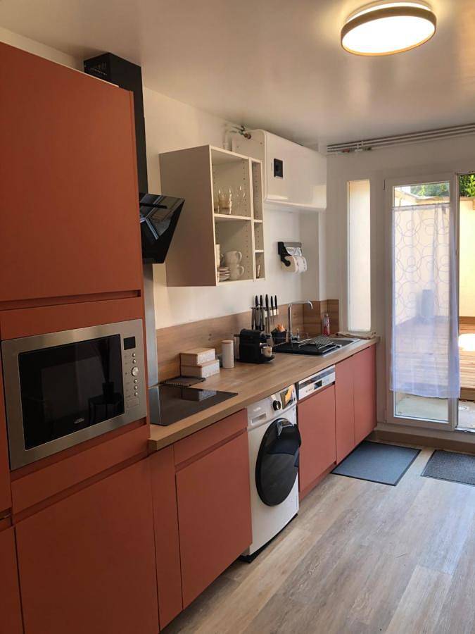 Appartement entier, One-Bedroom Apartment with Terrace in Vaujours, Seine-Saint-Denis