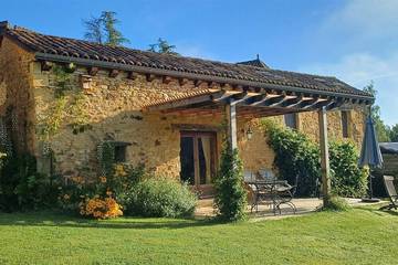 Gîte pour 4 personnes, avec jardin et piscine à Saint-Pompont