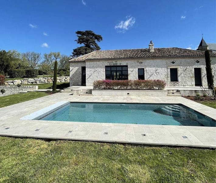 Location de vacances pour 6 personnes, avec jardin ainsi que jacuzzi et piscine à Eynesse
