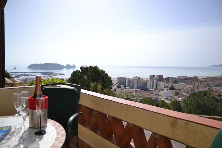 Casa rural para 6 personas, con jardín y balcón además de vistas al mar y piscina en L' Estartit - 3