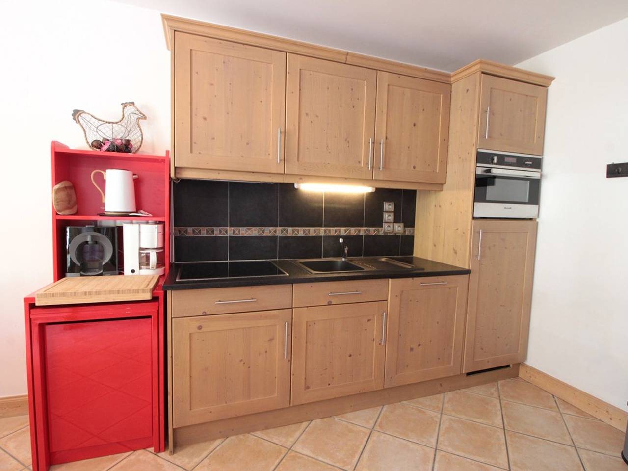Entire apartment, Cozy 4-Room Apartment, Sleeps 8, Garage, Near Village Center & Ski Lifts in Les Carroz, Arâches-la-Frasse