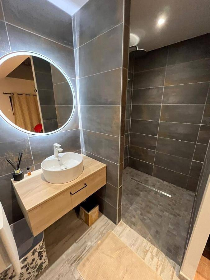 Location de vacances pour 2 personnes, avec jacuzzi et terrasse à Le Perrier - 4