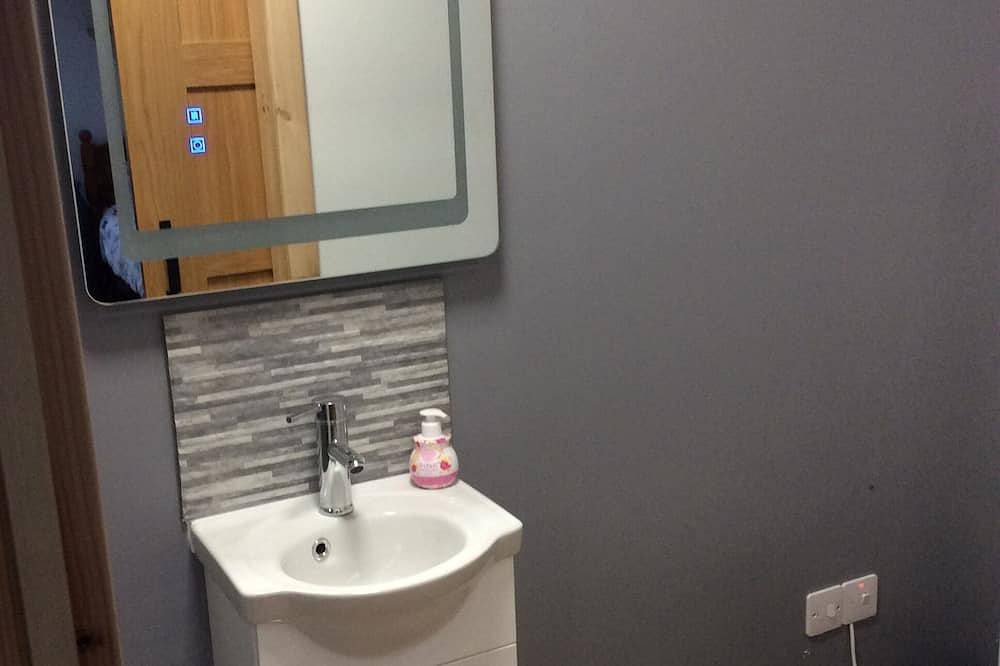 Entire apartment, Ideal studio base for groups or families exploring or golfing within the area in Nairn, Highlands