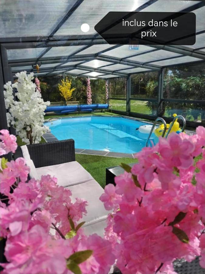 Chambre d’hôte pour 2 personnes, avec Terrasse et Jacuzzi ainsi que Jardin et Piscine