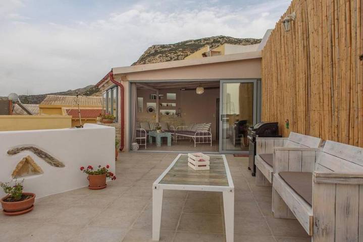 Gîte pour 5 personnes, avec vue et terrasse dans Matala - 2