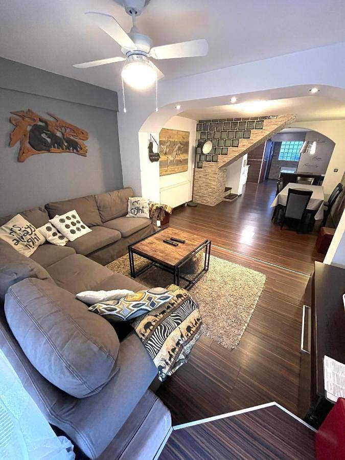 Apartament wakacyjny dla 9 osób, z ogród i jacuzzi - 1