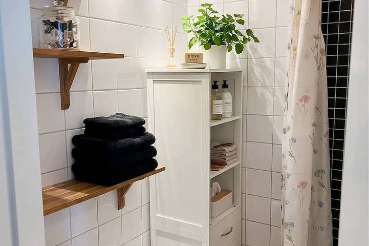 Ganze Wohnung, Cozy Scandinavian Apartment • Free Parking • Near Elmia • Garden View in Huskvarna, Jönköping