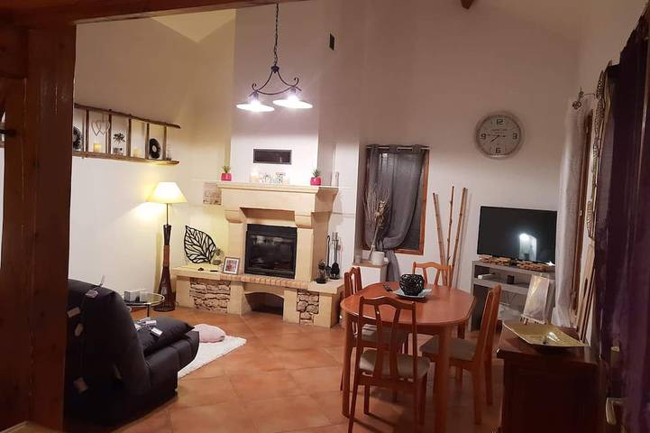 Gîte pour 2 personnes, avec jardin ainsi que jacuzzi et balcon à Bézenac - 3