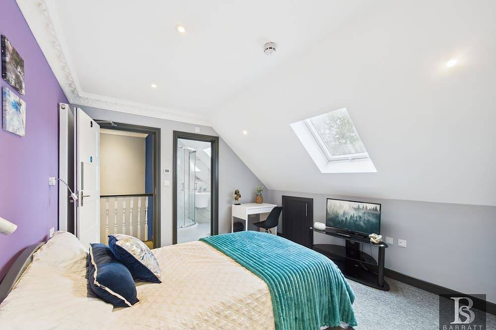 Luxury room's with ensuite and kitchen, parking in Slough Centre in Slough, Berkshire