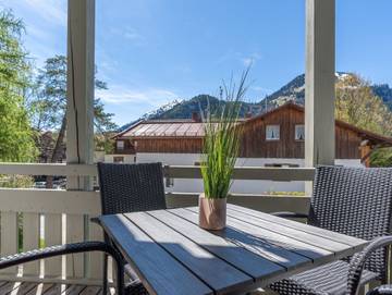 Ferienwohnung für 4 Personen, mit Pool und Sauna sowie Balkon in Bad Hindelang