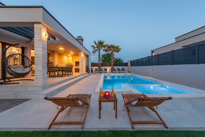 Villa pour 10 personnes, avec terrasse et jardin à Nin - 4