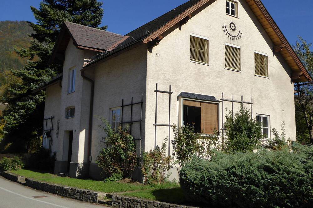 Grosses Haus am Rande des Dorfes. Möglichkeiten zum wandern, schwimmen, skifahr in Hollenstein an der Ybbs, Mostviertel Region