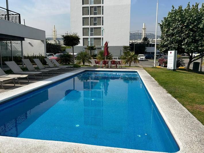 Appartement de vacances pour 4 personnes, avec terrasse et piscine ainsi que jacuzzi et jardin