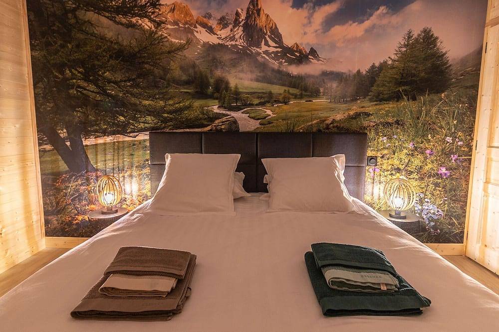Lujoso Lodge en el Campo de Golf con Jacuzzi y Piscina Privada in Le Chambon-sur-Lignon, Macizo Central