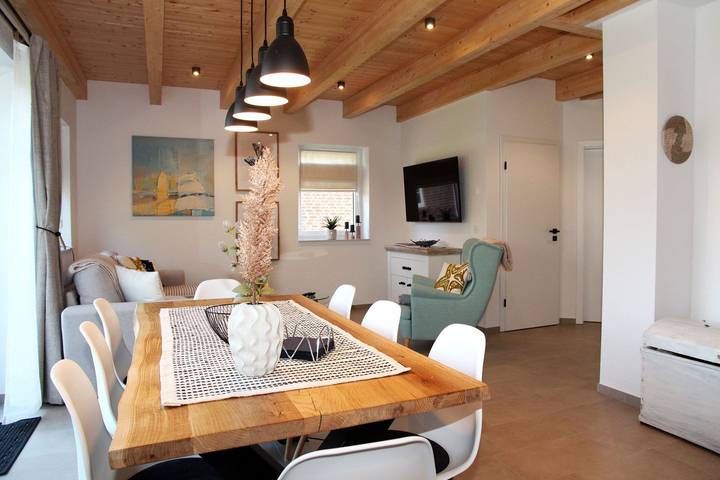 Ferienhaus für 6 Personen, mit Terrasse und Garten sowie Ausblick in Eilsum