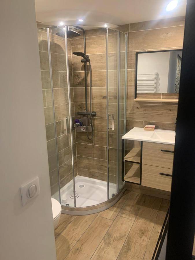 Location de vacances pour 2 personnes, avec terrasse et piscine à La Roquette-sur-Siagne - 4