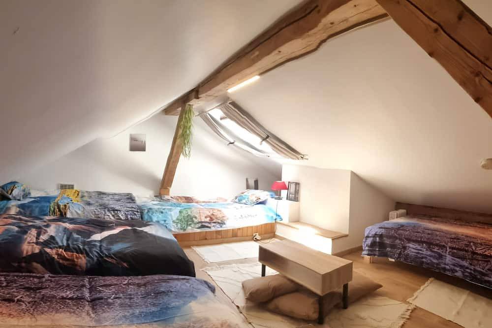 Ganze Wohnung, Summer/winter rental, ski - hiking Haute-Savoie - peaceful location - friends/family in La Rivière-Enverse, Region Bonneville