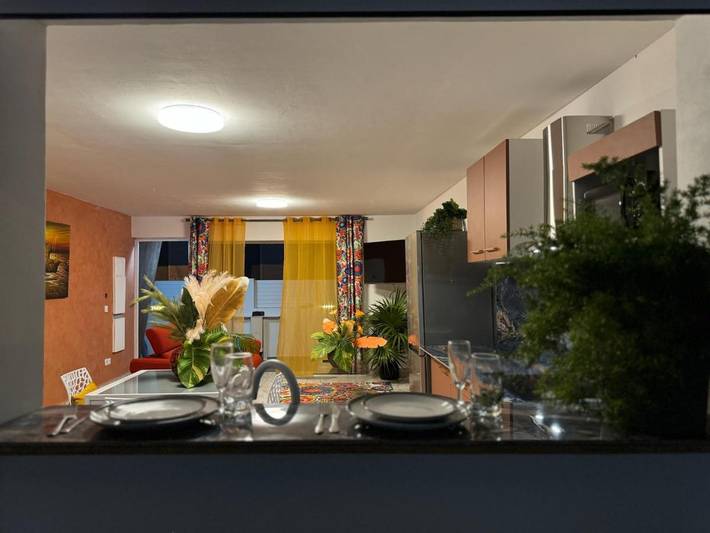 Location de vacances pour 5 personnes, avec jardin et vue dans Plage des Raisins Clairs - 2