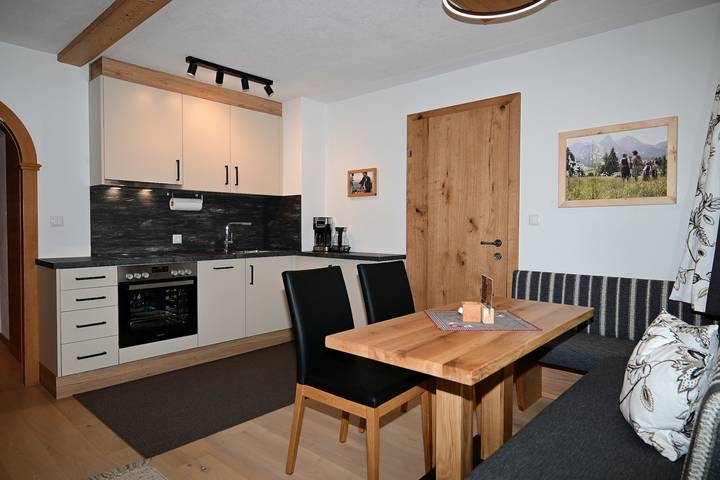 Ferienwohnung für 6 Personen, mit Balkon und Garten sowie Sauna und Ausblick in Biberwier