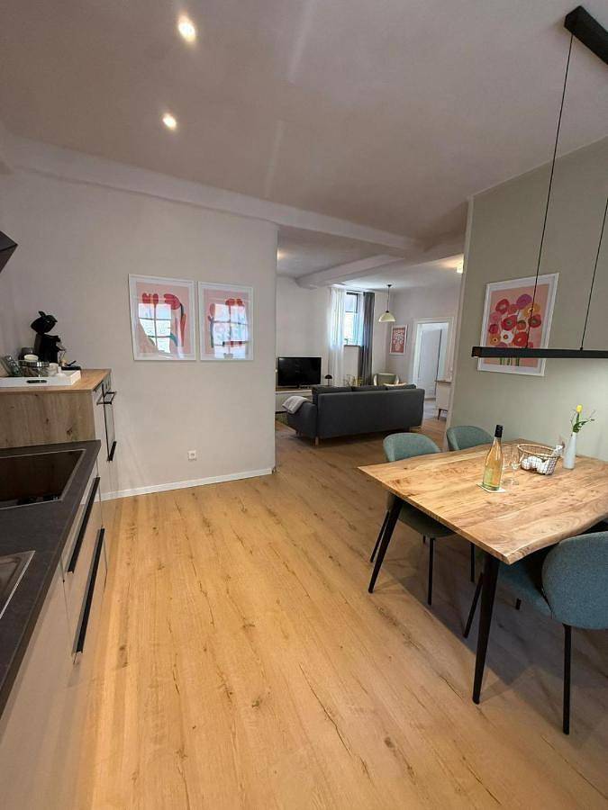 Ferienwohnung für 4 Personen, mit Balkon und Terrasse sowie Garten in Edenkoben