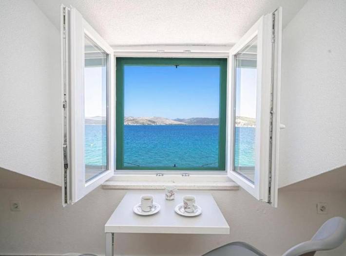 Villa pour 4 personnes, avec balcon et jardin à Brodarica - 2