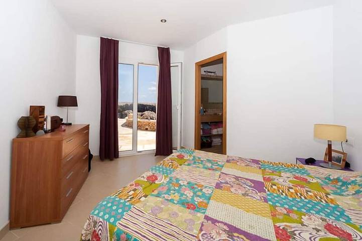 Panorama-Meerblick, 20m einfachen Zugang zum Meer, ideal zum Schnorcheln in Arenal d'en Castell, Es Mercadal