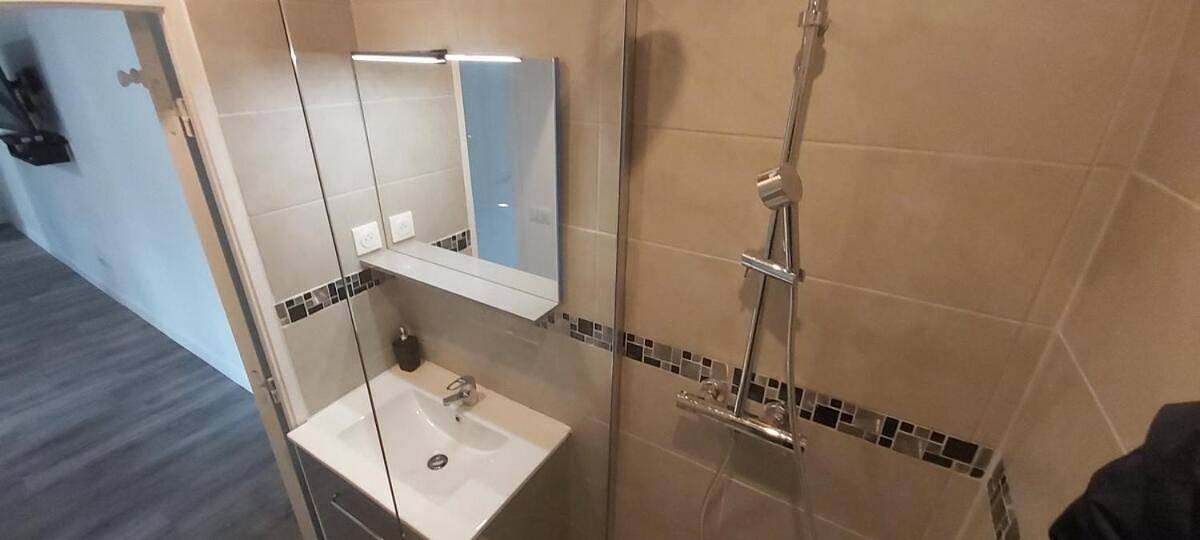 Appartement entier, Two-Bedroom Apartment in Aulnay-sous-Bois, Seine-Saint-Denis