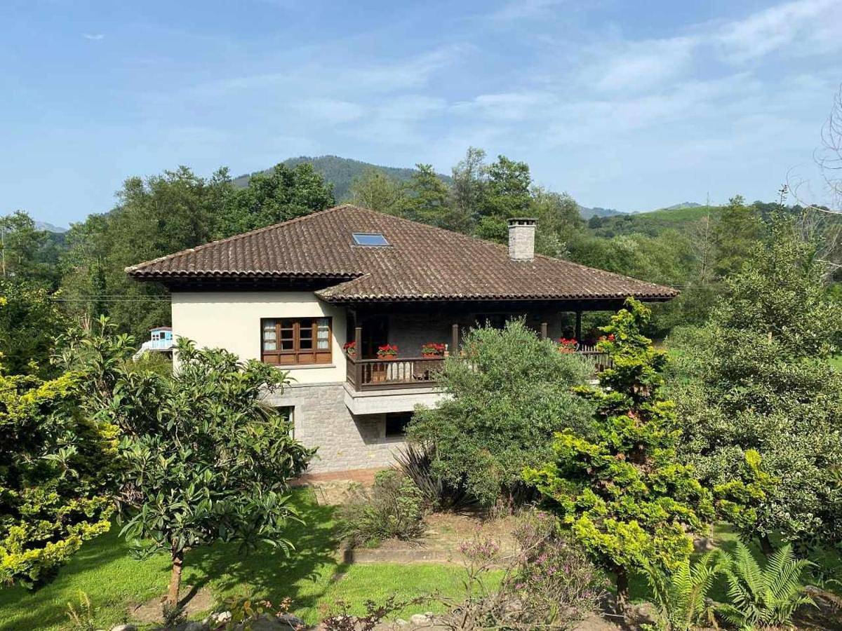 Casa de Los Carpinteros At-1366-As in Arriondas, Costa Verde
