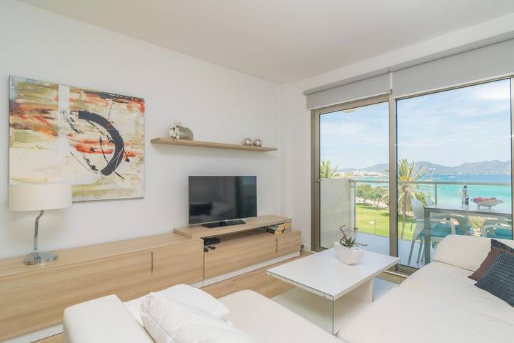 Apartamento entero, Sa Maniga - Apartment with sea views in Cala Millor. Free Wifi in Cala Millor, San Lorenzo de Cardessar