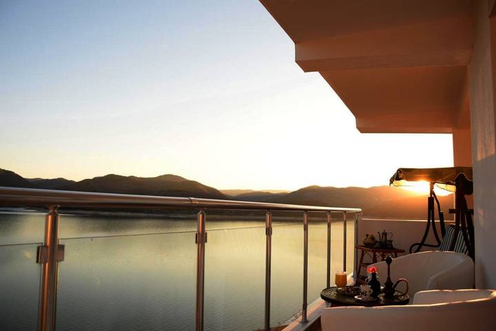 Chambre d’hôte pour 10 personnes, avec piscine et vue sur le lac ainsi que jardin et vue en Bulgarie - 4