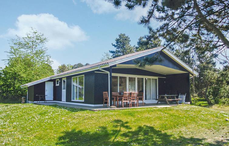 Ferieudlejning for 8 personer, med Terrasse i Ristinge