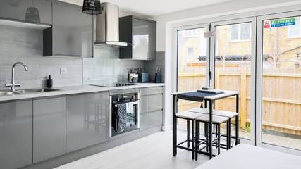 Holiday Rental for 8 People in Abbey Ward, Cambridge, Photo 3
