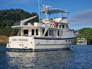 Bateau pour 4 personnes, avec terrasse et vue en Martinique