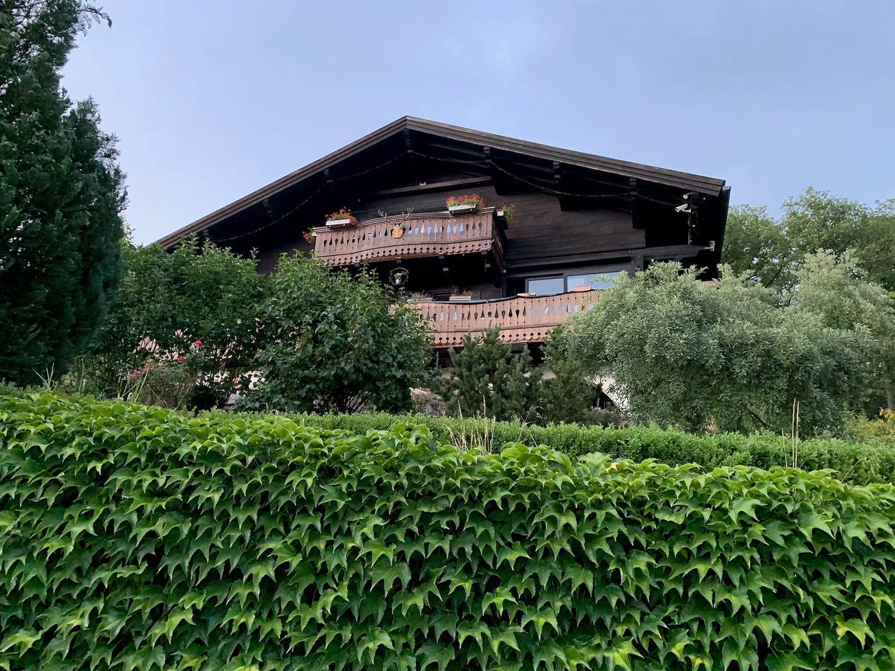 Geheel appartement, Appartement "Weiser Hirsch" in Chalet Burgblick met uitzicht op de burcht in Weilrod, Hochtaunuskreis