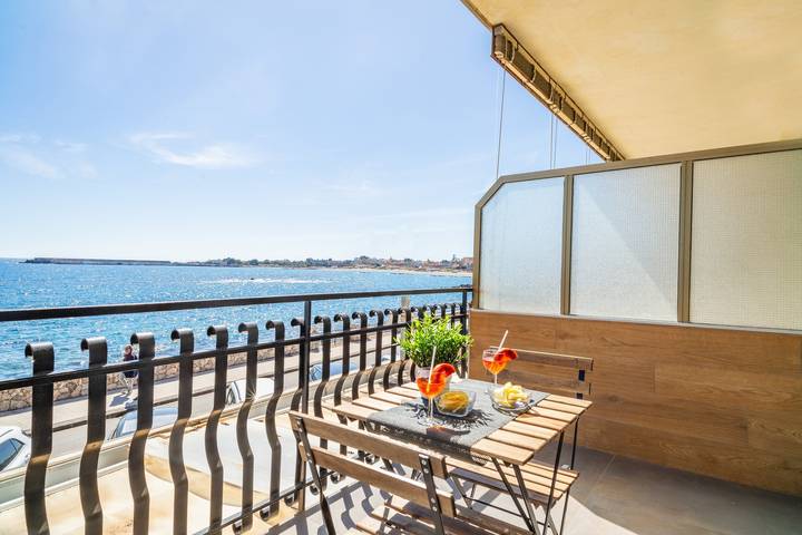 Ferienwohnung für 6 Personen, mit Balkon in Giardini-Naxos