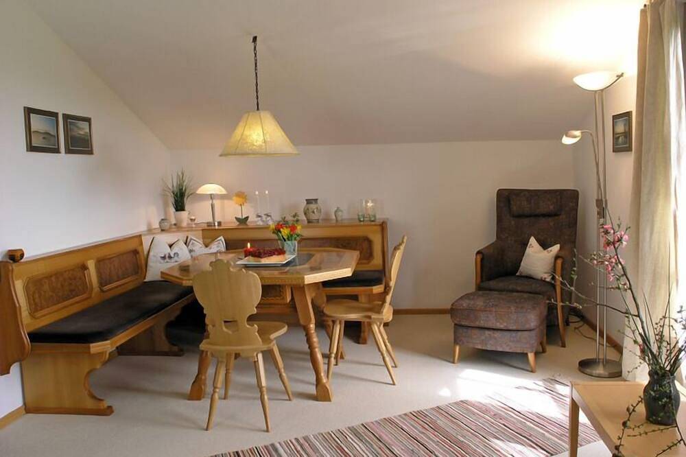 Ganze Wohnung, Ferienwohnung Nr. 2 mit 50 qm in Gollenshausen am Chiemsee, Gstadt am Chiemsee