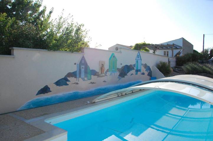 Gîte pour 5 personnes, avec vue ainsi que piscine et terrasse, animaux acceptés à Mouzeuil-Saint-Martin