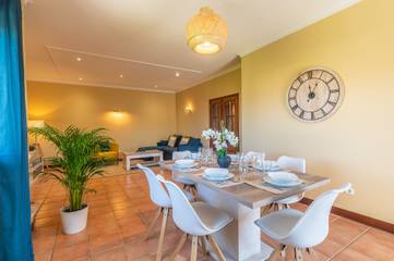 Apartment for 8 People in Olhos de Água, Faro District, Photo 2