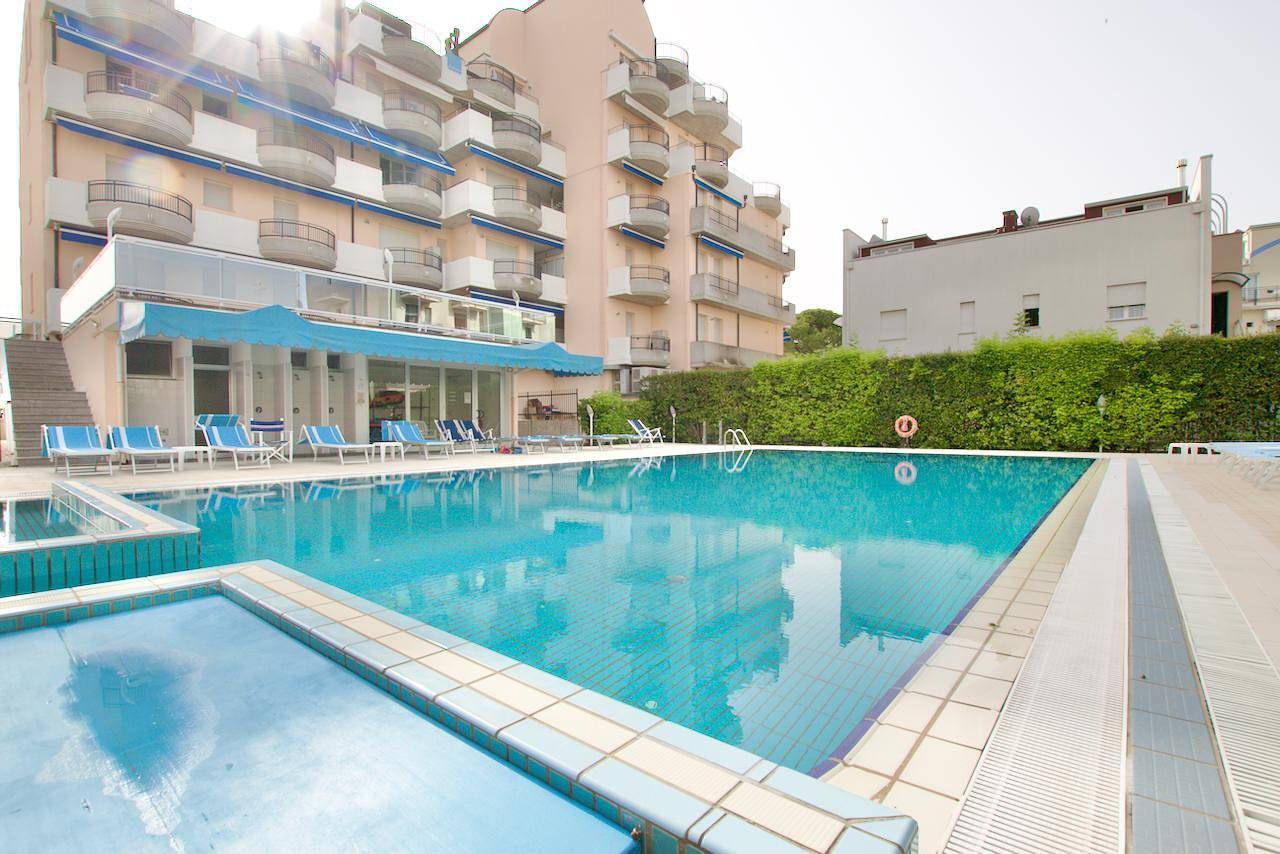 Ganze Wohnung, Wohnung mit einem Pool in Lido di Jesolo, Jesolo