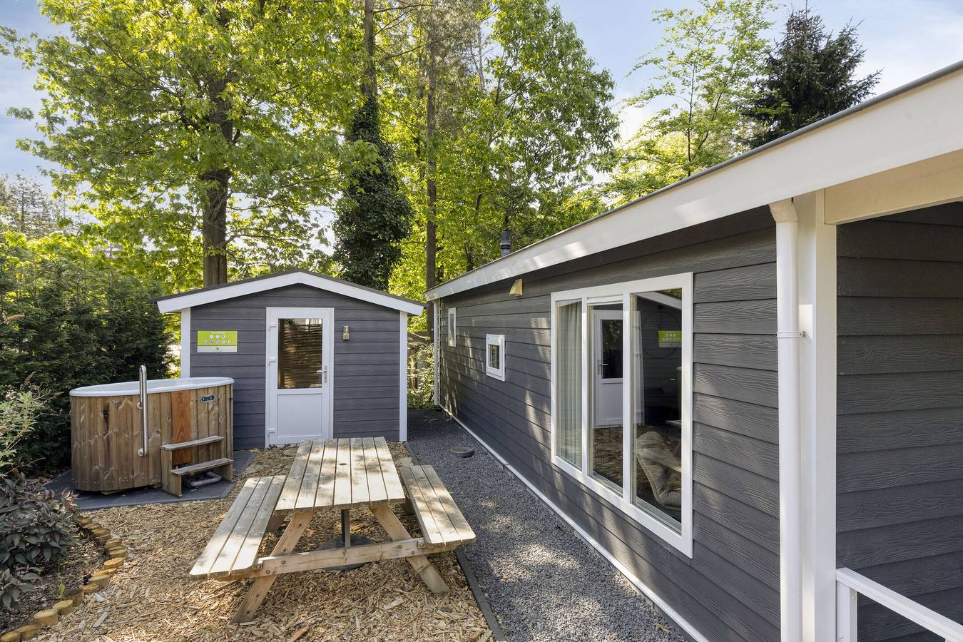 Vakantiepark De Thijmse Berg — Wellness Lodge met hottub | 2 personen in Rhenen, Provincie Utrecht