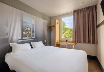 Hôtel pour 2 personnes, avec terrasse et jardin, animaux acceptés à Sophia Antipolis