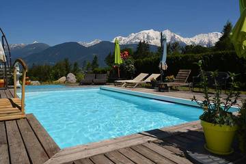 Gîte pour 2 personnes, avec jardin ainsi que terrasse et piscine à Domancy