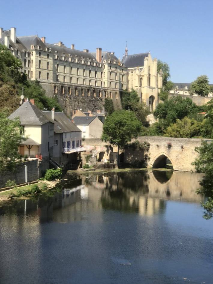 Chambre d’hôte pour 2 personnes, avec Balcon et Jardin à Saint-Varent