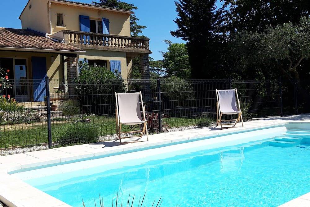 Appartement entier, Appartement neuf Clim, Terrasse et Piscine proche Uzès in Blauzac, Région de Nîmes