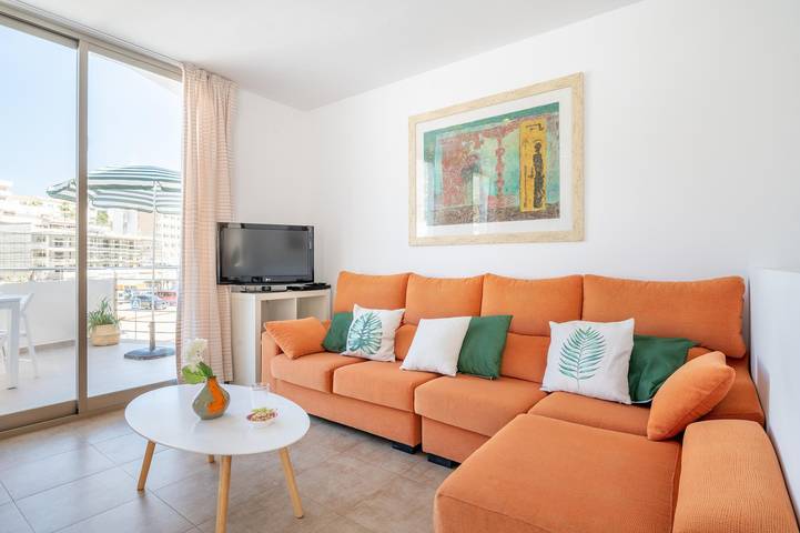 Vacation Home Molins 6 with Sea View, Pool, Wi-Fi, A/C & Terrace in Cala Sant Vicenc, Pollença