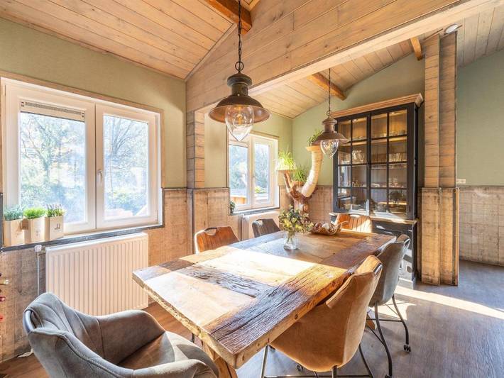 Chalet voor 6 personen, with Balkon and Terras as well as Tuin in Provincie Luxemburg