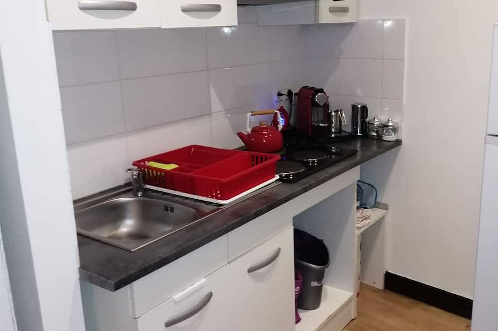Village house for 5 pers in the historical center of Thuir, + baby bed max 15kg in Thuir, Perpignan region