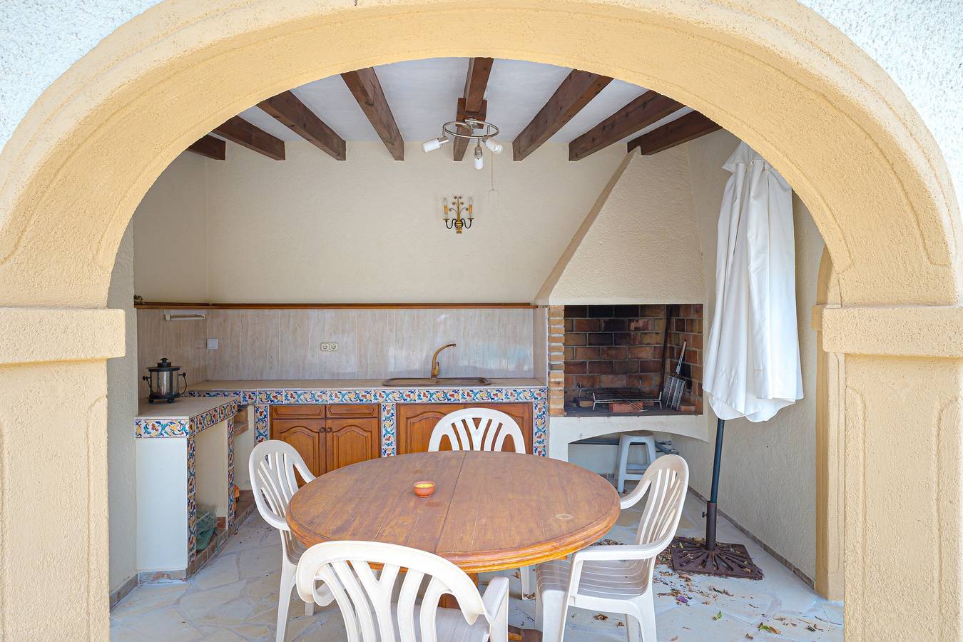 Villa 'Belmonte' con vistas a la montaña, Wi-Fi y aire acondicionado in Montgó, Dénia