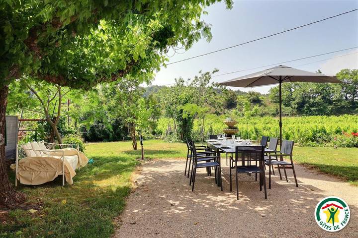 Gîte for 8 people, with terrace and garden - 1