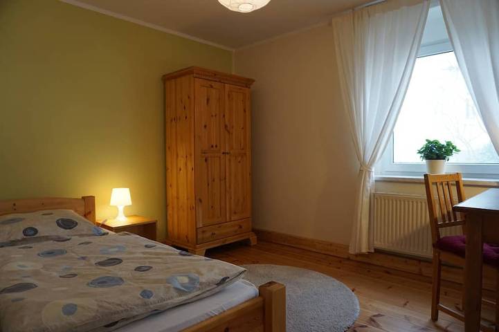 Entire apartment, Quiet, close to the center, 5 min. to train, 3 bedrooms, family friendly, garden in Plauen (Dresden), Dresden